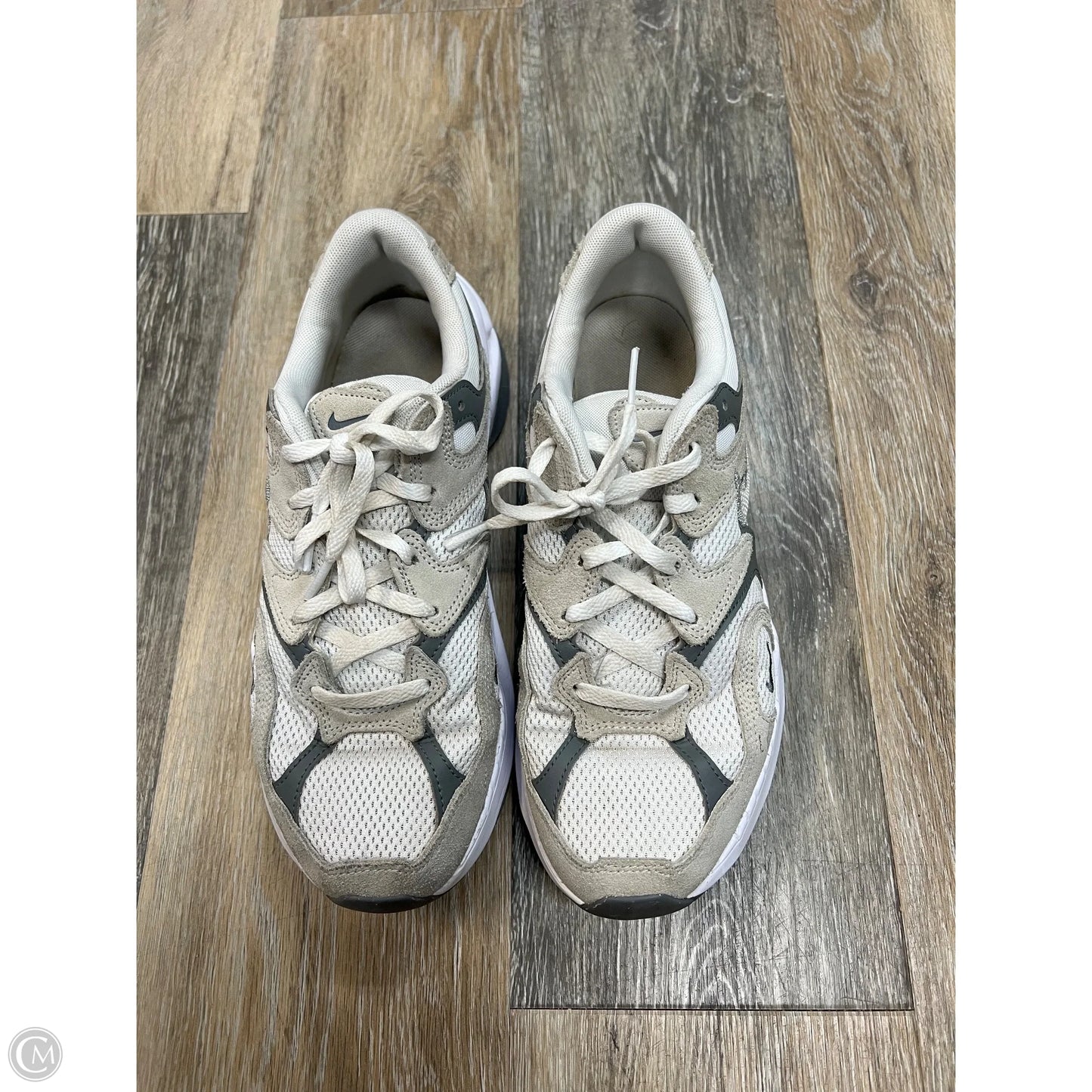 Shoes Athletic By Nike In Cream, Size: 9