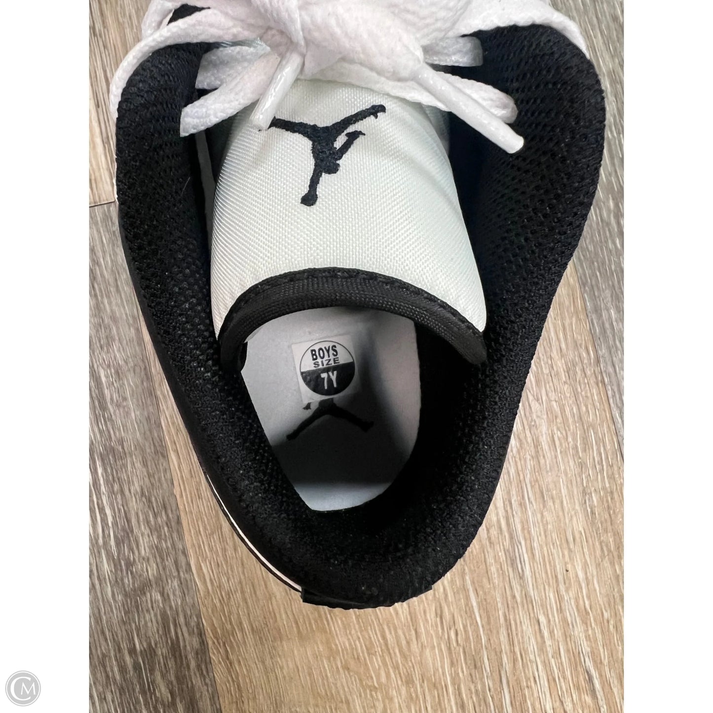 Shoes Sneakers By Jordan In Black & White, Size: 8.5 (youth 7)