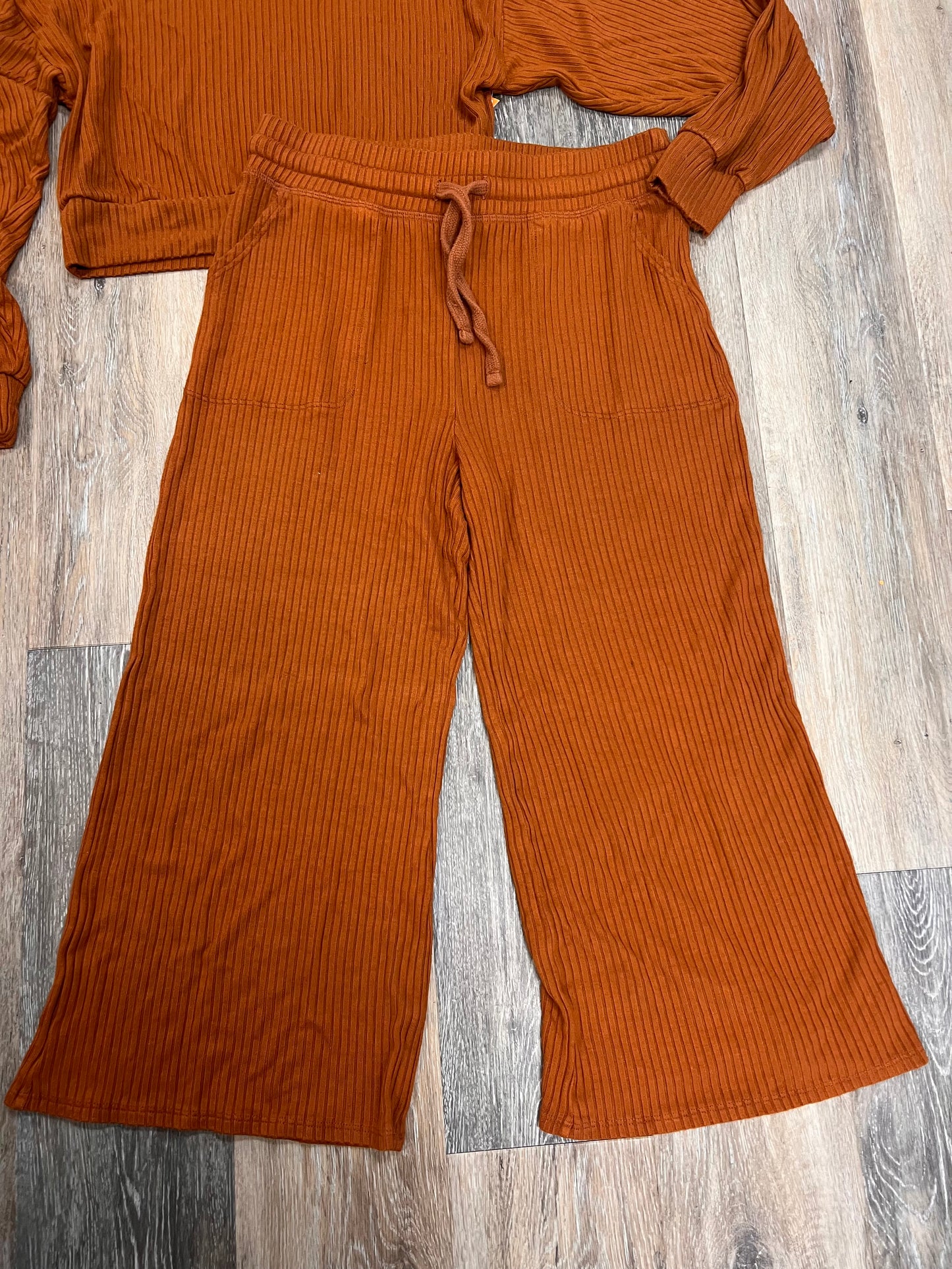 Lounge Set Pants Cropped By Beyond Yoga In Orange, Size: M