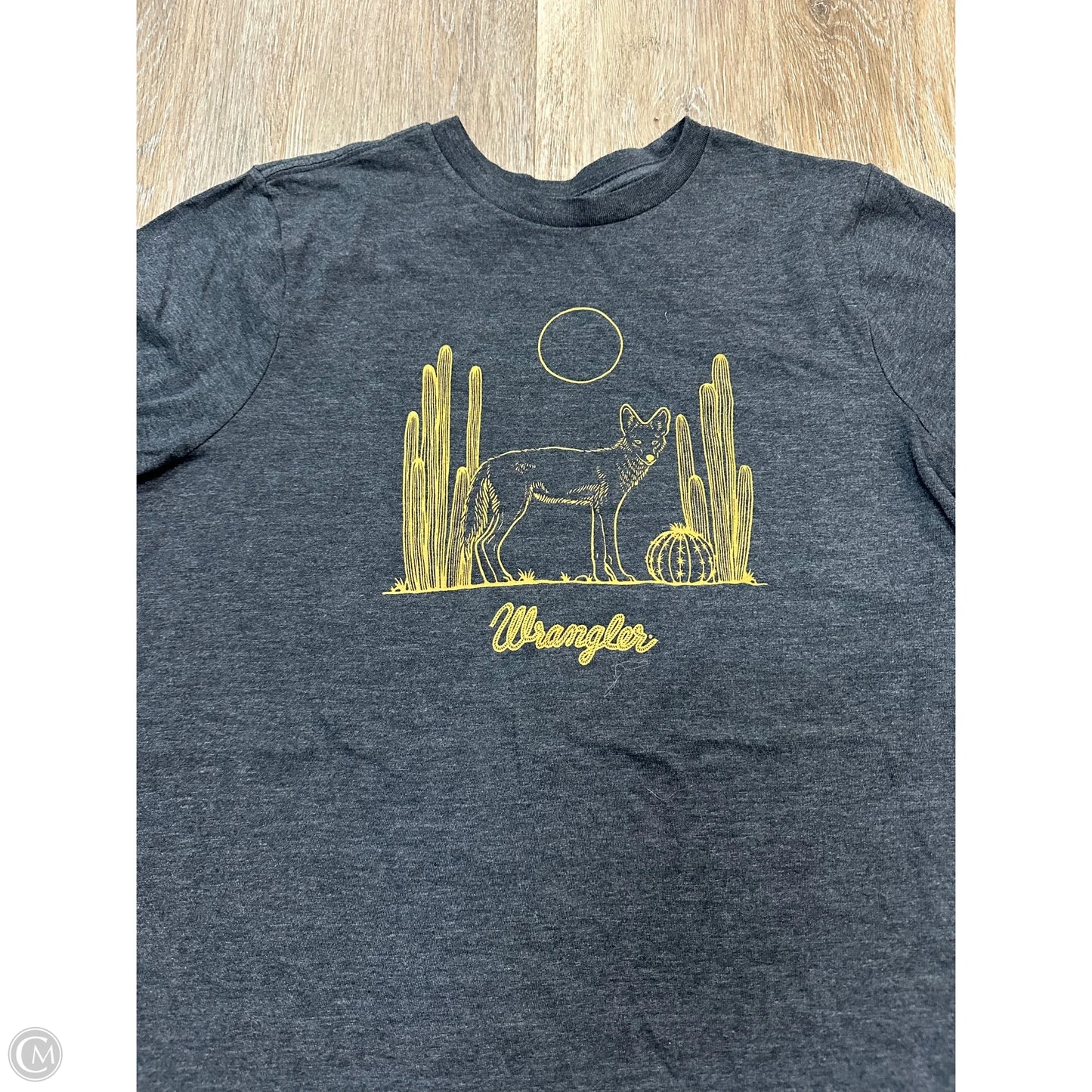 Top Short Sleeve By Wrangler In Grey, Size: M