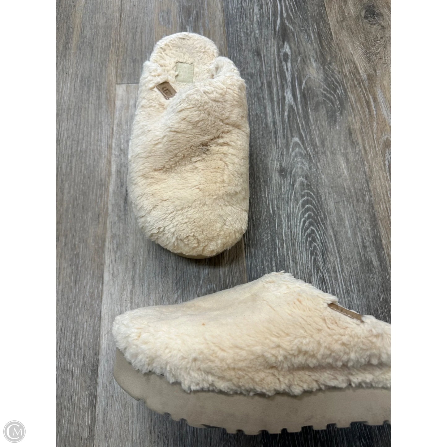 Slippers By Ugg In Cream