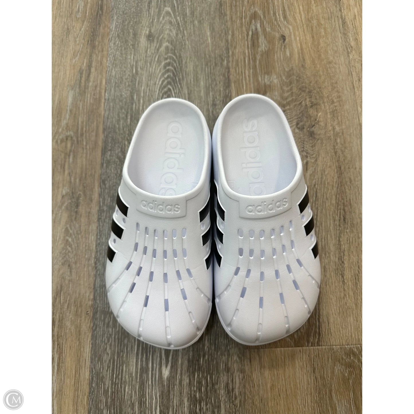 Shoes Flats By Adidas In White, Size: 6