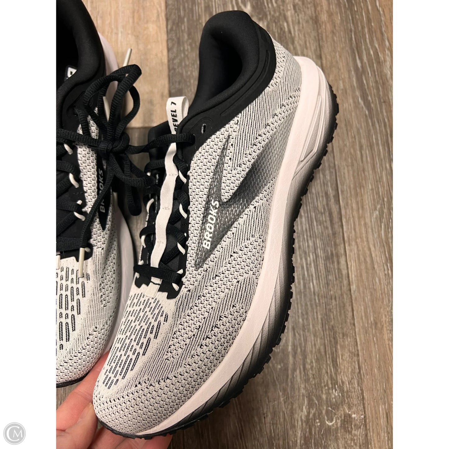 Shoes Athletic By Brooks In Grey, Size: 11