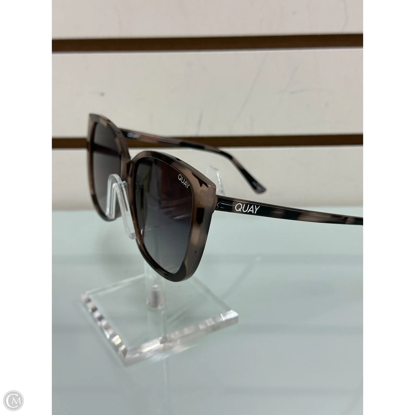 Sunglasses By Quay, Size: