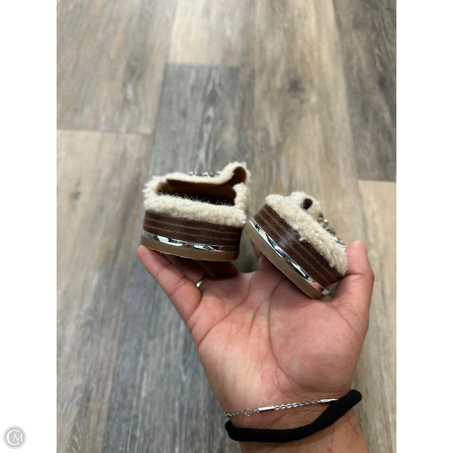 Shoes Flats By Dolce Vita In Beige, Size: 7.5