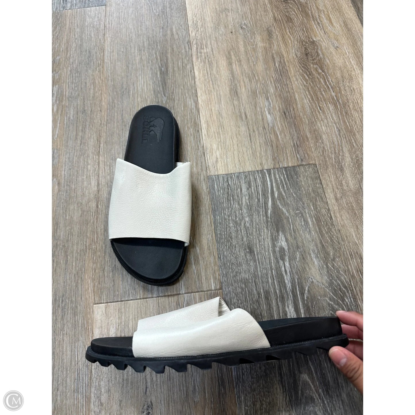 Sandals Flats By Sorel In Black & White, Size: 7