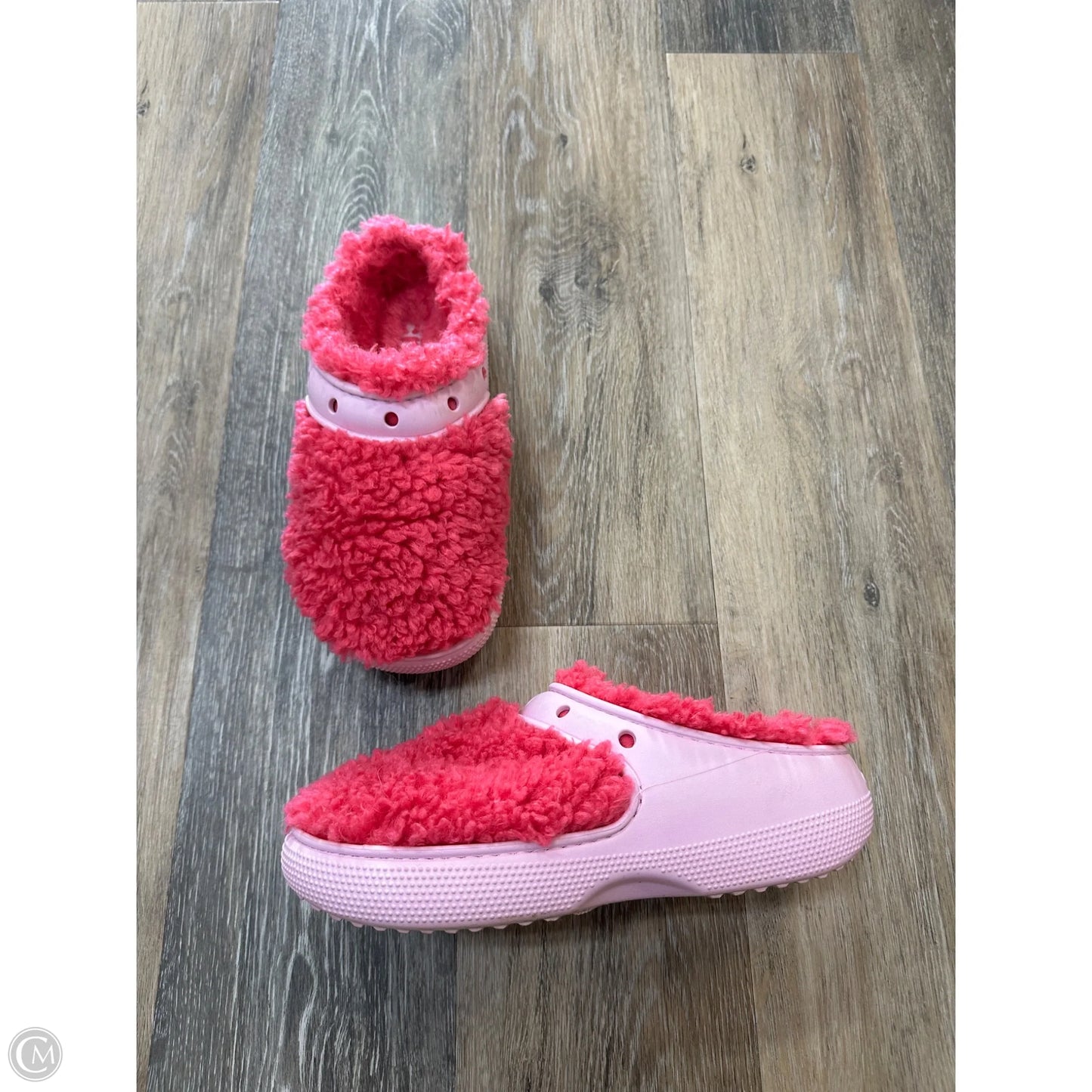 Shoes Flats By Crocs In Pink, Size: 8