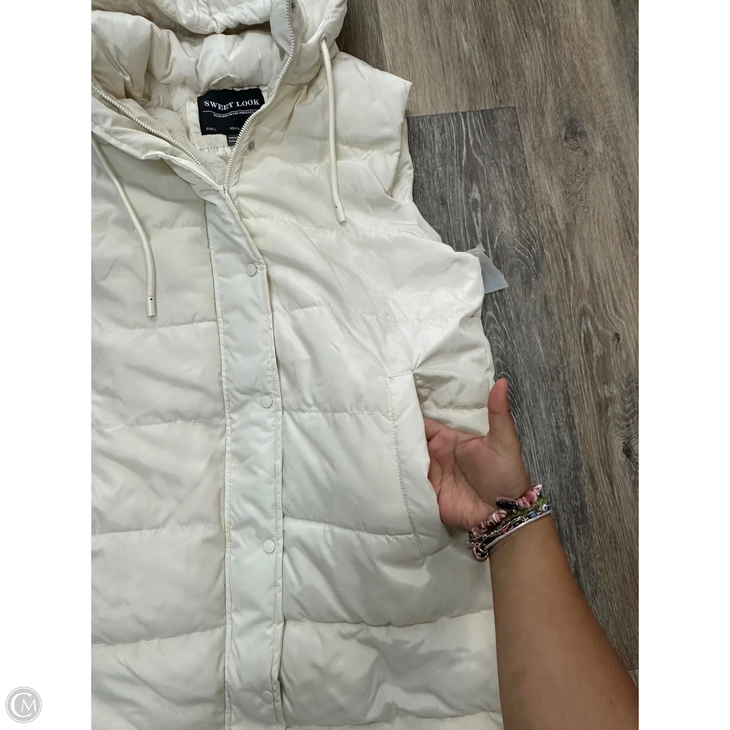 Vest Puffer & Quilted By Sweet Look In Cream, Size: L