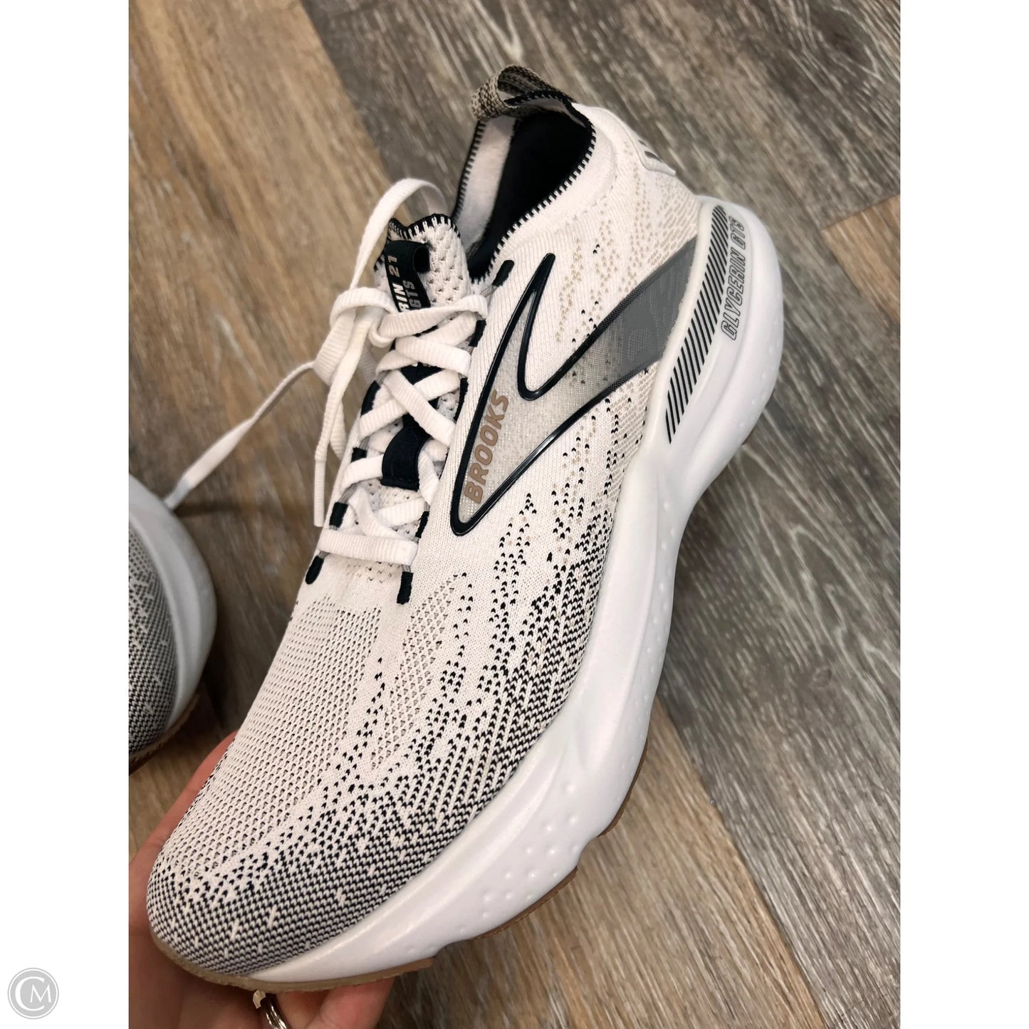 Shoes Athletic By Brooks In Black & White, Size: 9