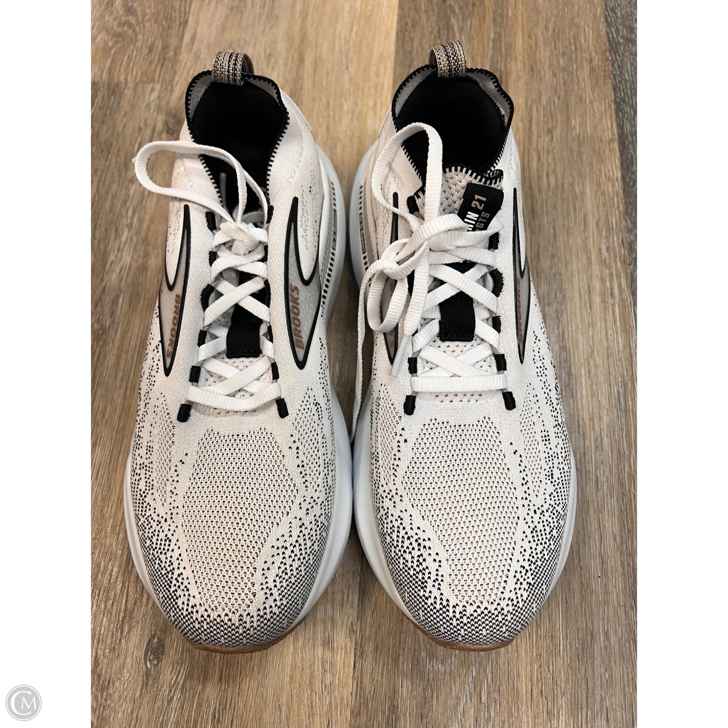 Shoes Athletic By Brooks In Black & White, Size: 9