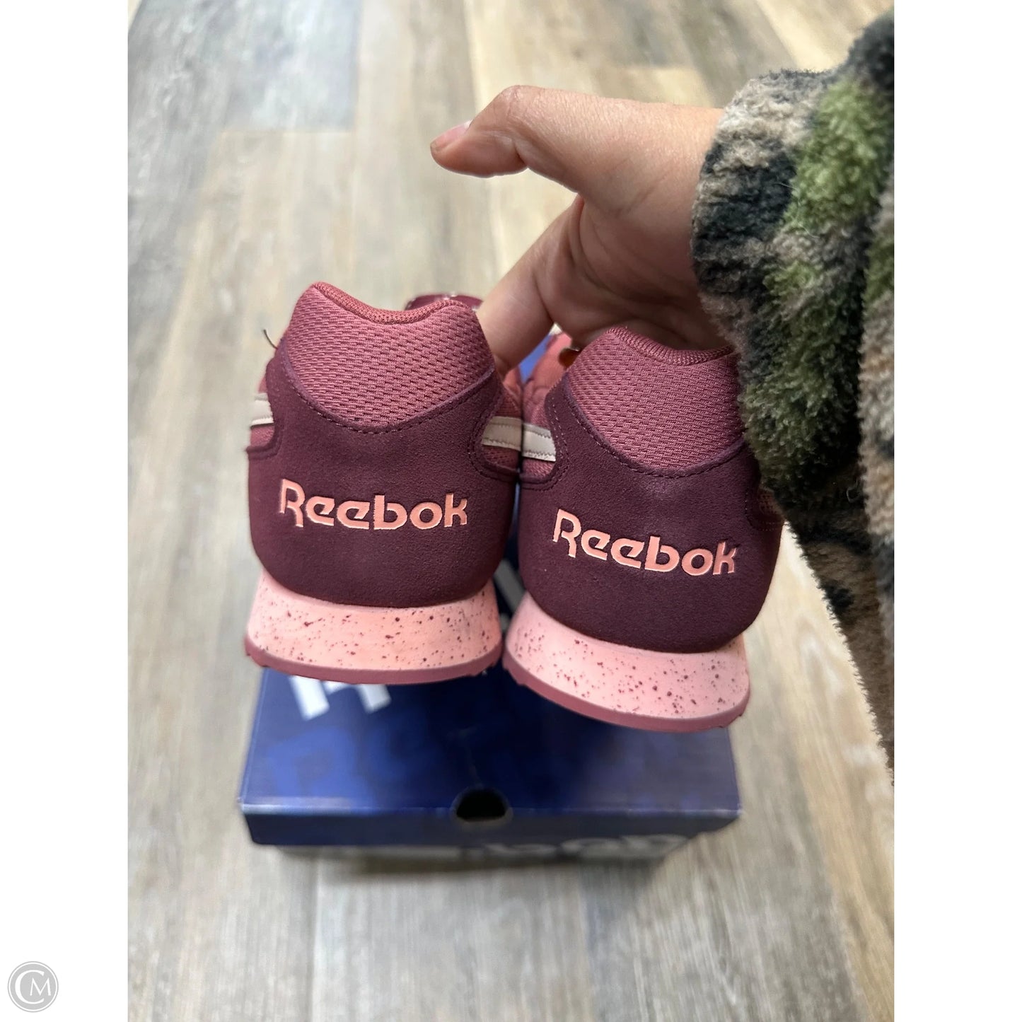 Shoes Sneakers By Reebok In Pink & Red, Size: 9.5