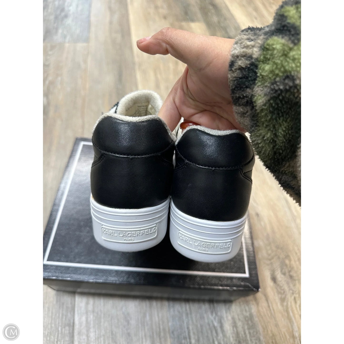 Shoes Designer By Karl Lagerfeld In Black, Size: 9