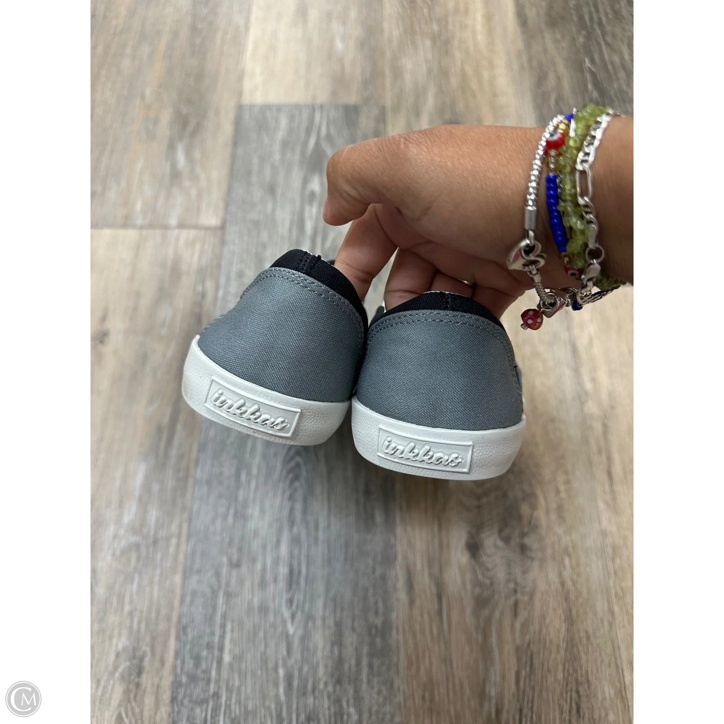 Shoes Flats By Innkas In Black & Grey, Size: 7.5
