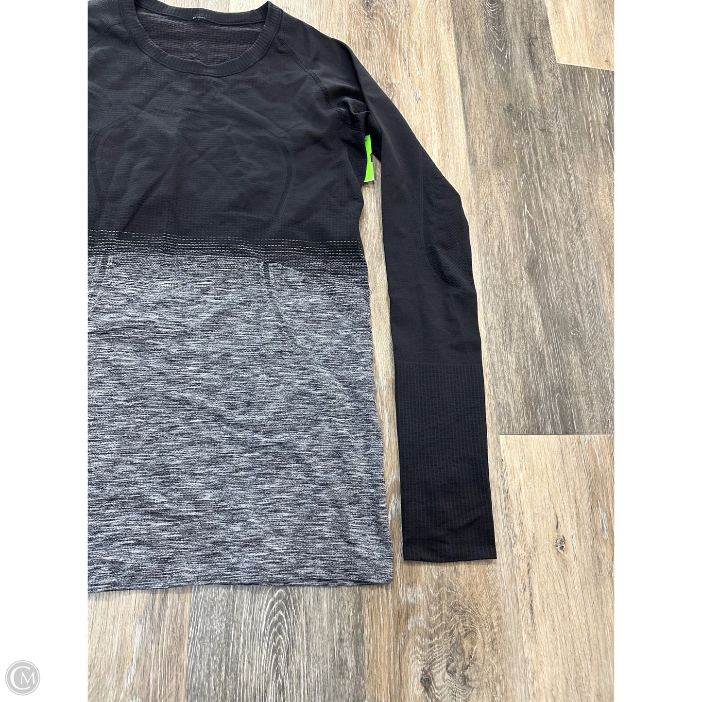 Athletic Top Long Sleeve Collar By Lululemon In Black, Size: 8