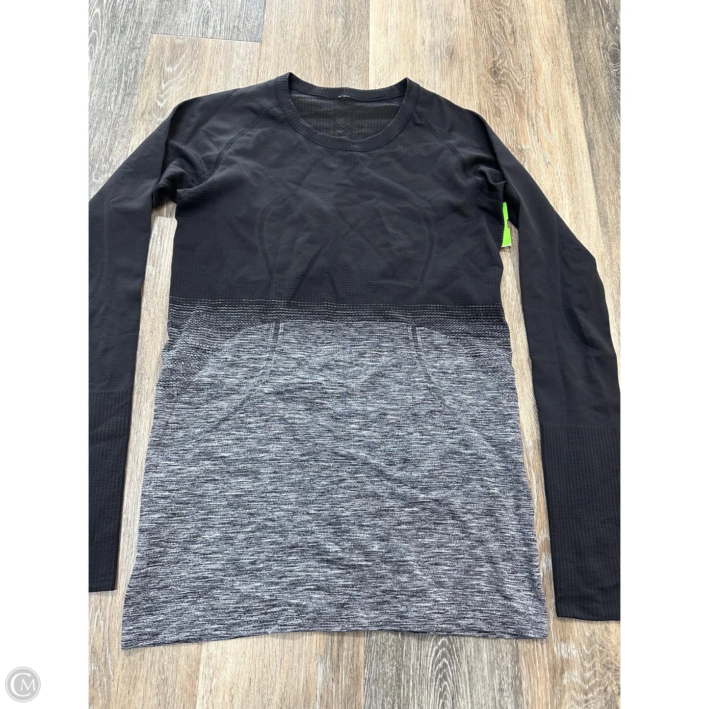 Athletic Top Long Sleeve Collar By Lululemon In Black, Size: 8