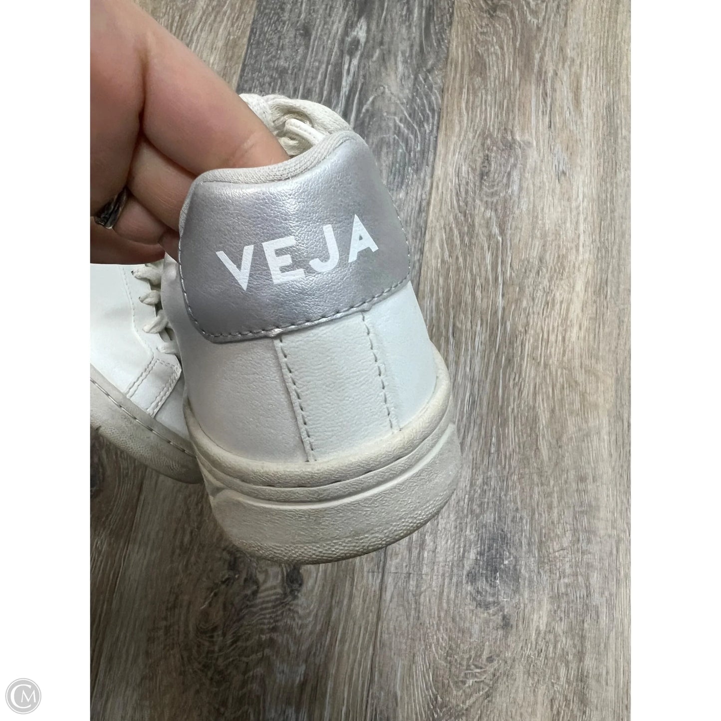 Shoes Athletic By Veja In White, Size: 8