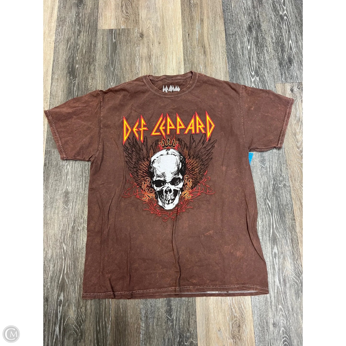 Top Short Sleeve By Def Leppard In Brown, Size: L
