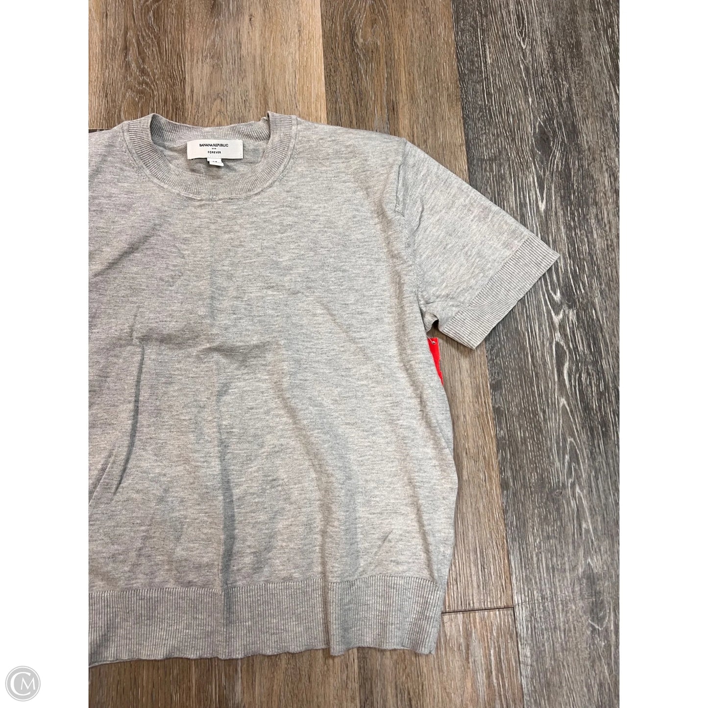 Top Short Sleeve Sweater By Banana Republic In Grey, Size: M