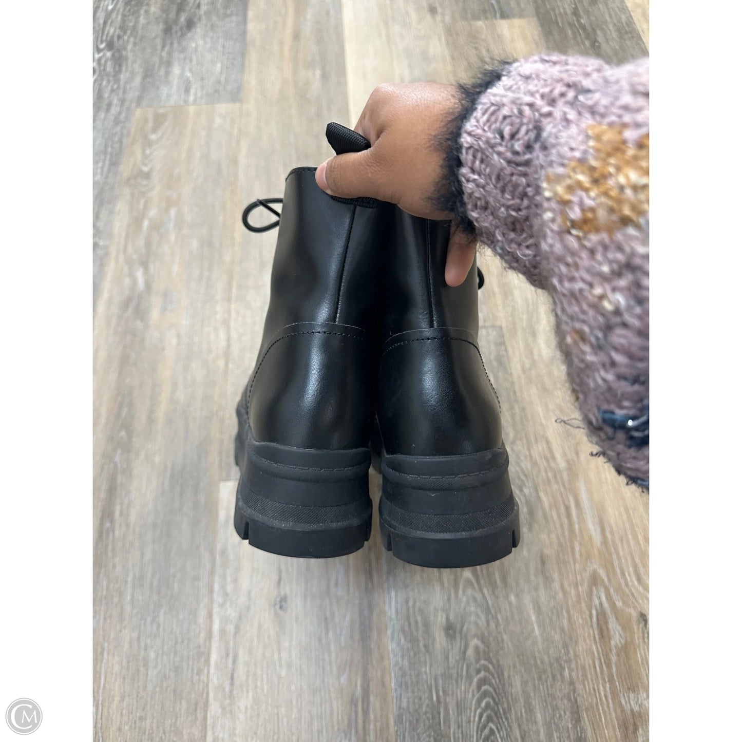 Boots Designer By Ugg In Black, Size: 9.5