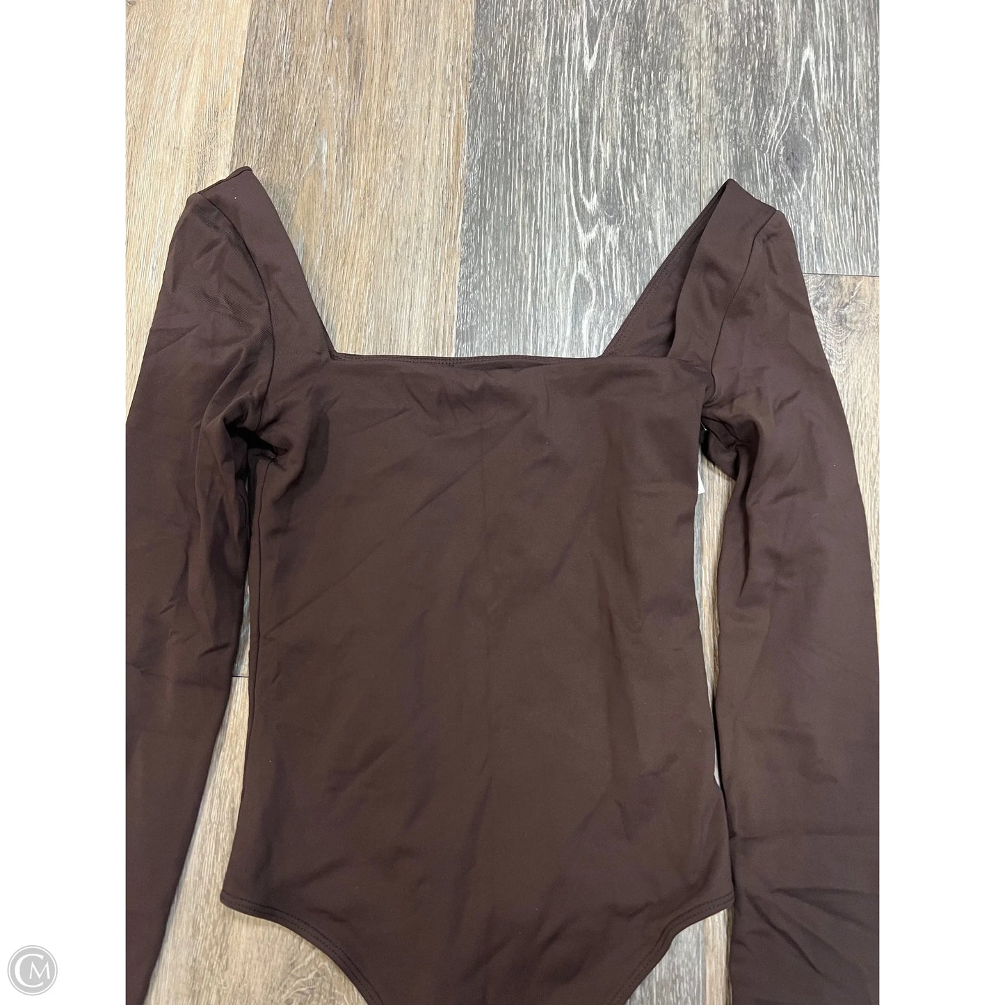 Top Long Sleeve By Babaton In Brown, Size: Xs