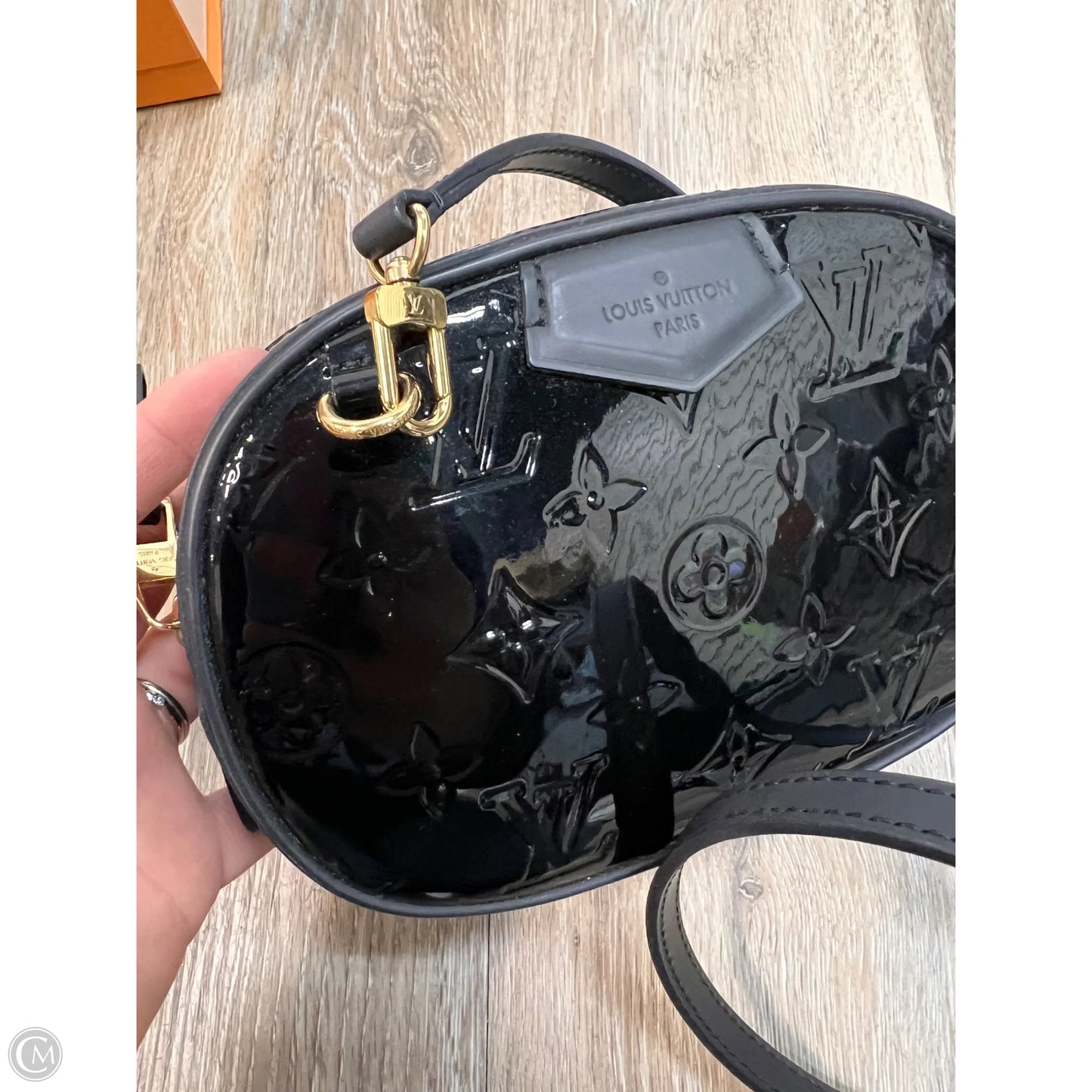 Crossbody Luxury Designer By Louis Vuitton, Size: Small