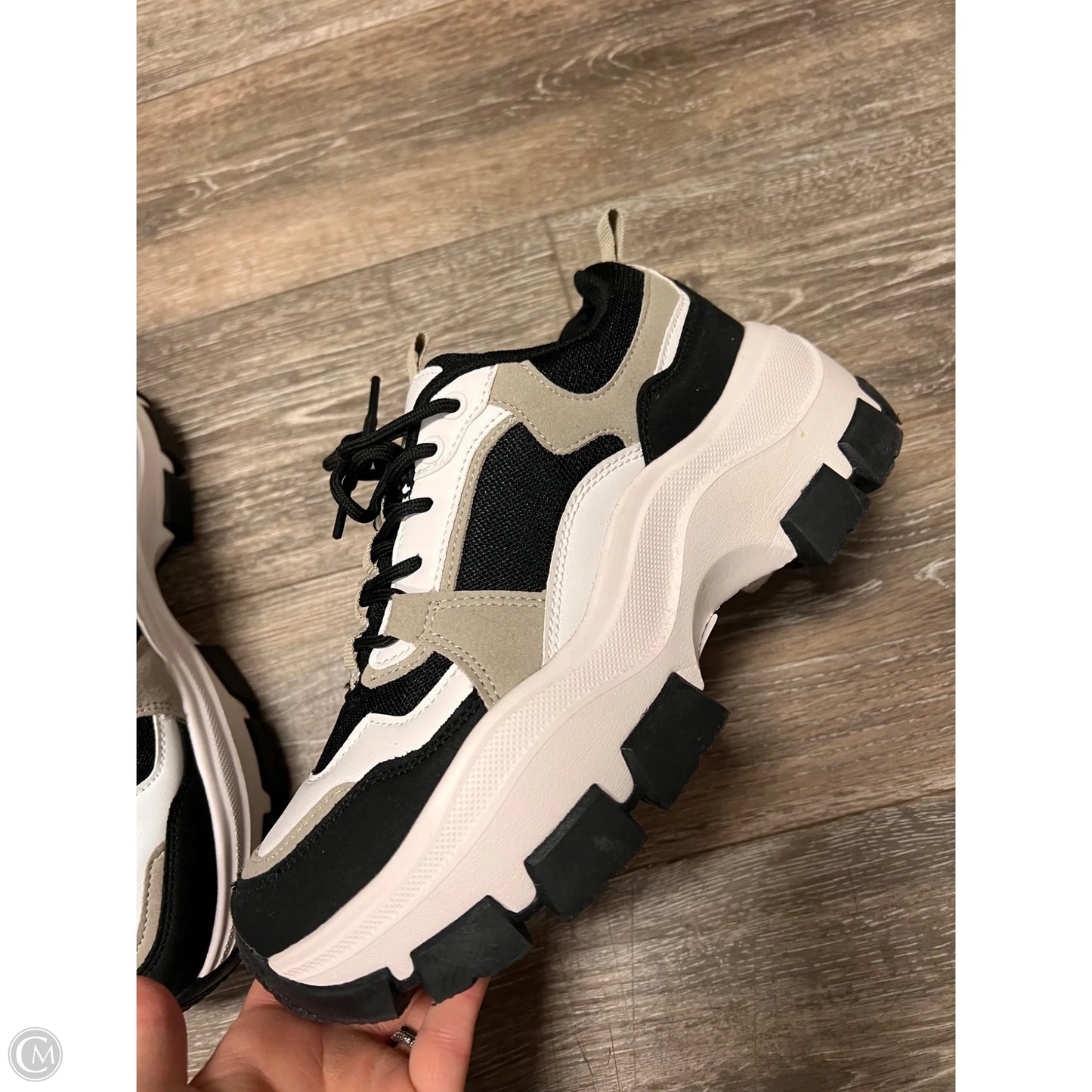 Shoes Athletic By Berness In Black, Size: 9