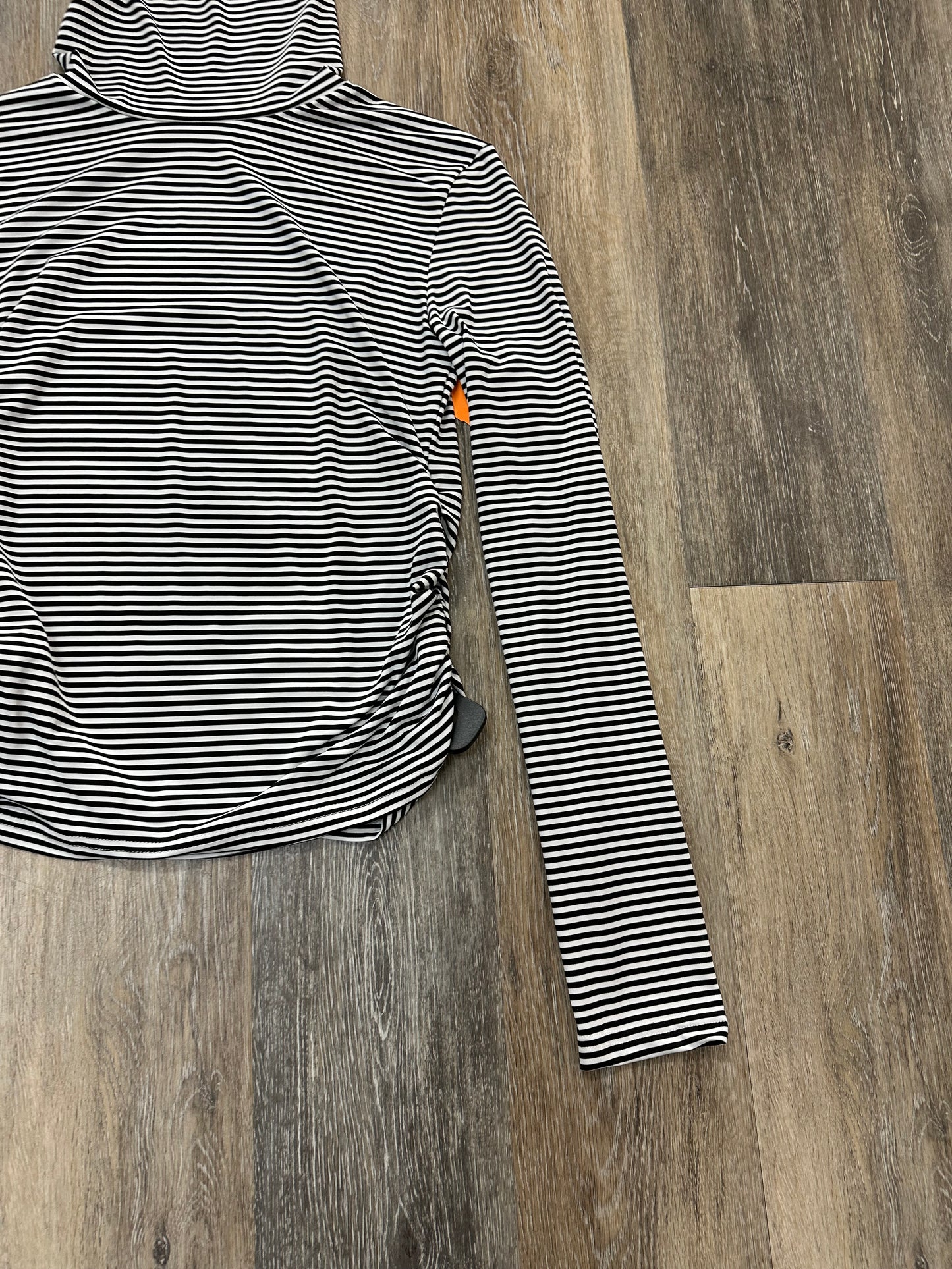 Top Long Sleeve By Clothes Mentor In Striped Pattern, Size: S
