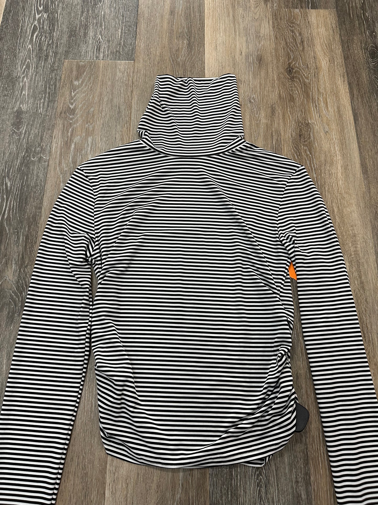 Top Long Sleeve By Clothes Mentor In Striped Pattern, Size: S