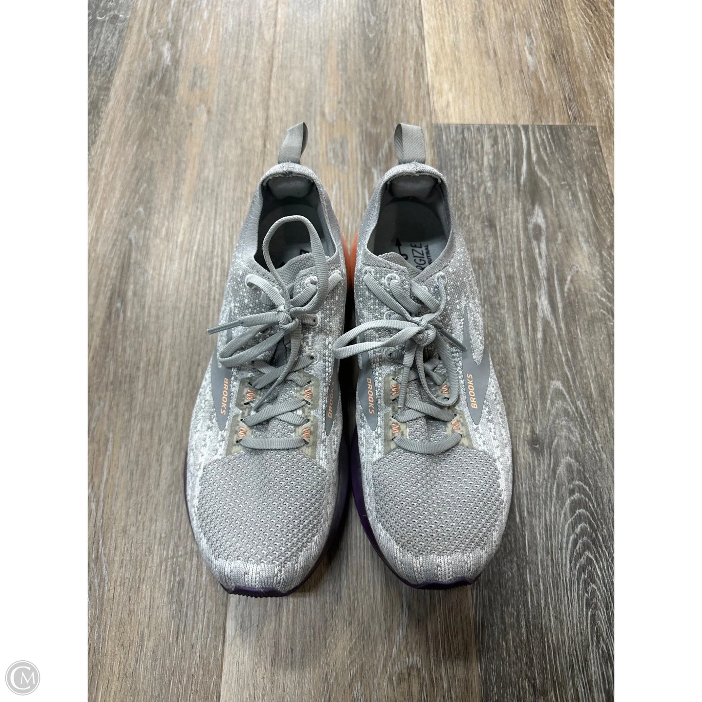 Shoes Athletic By Brooks In Grey, Size: 8.5