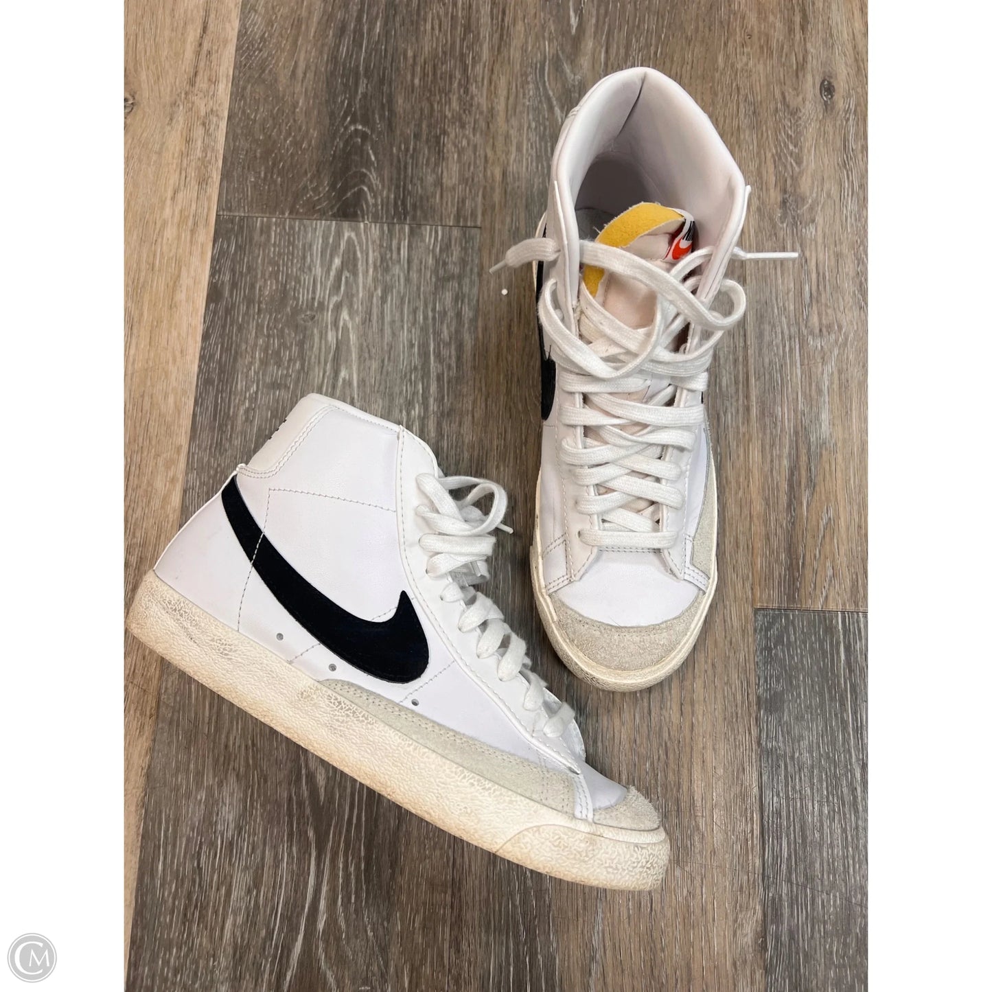 Shoes Sneakers By Nike In White, Size: 8