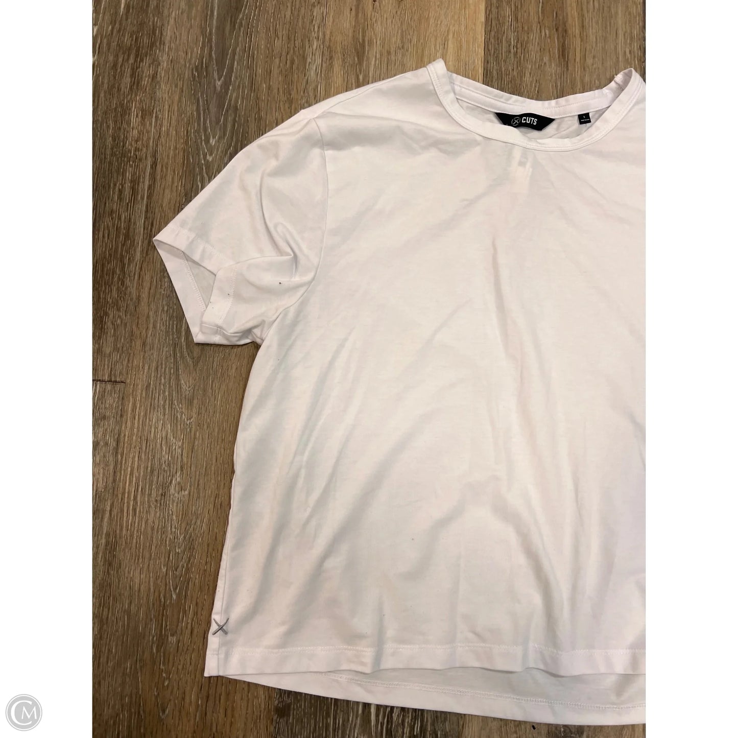 Athletic Top Short Sleeve By Cuts In White, Size: L