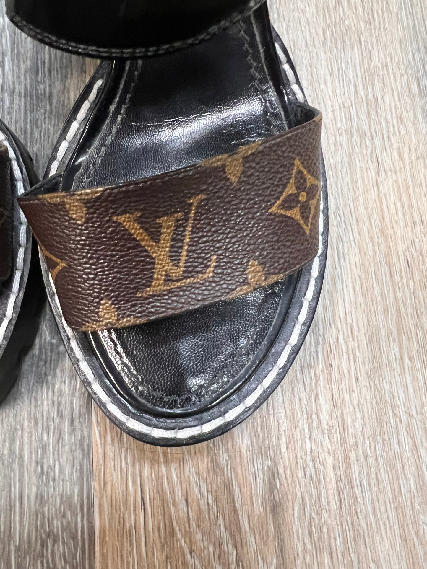 SHOES LUXURY DESIGNER by LOUIS VUITTON In BLACK, Size: 6.5/37