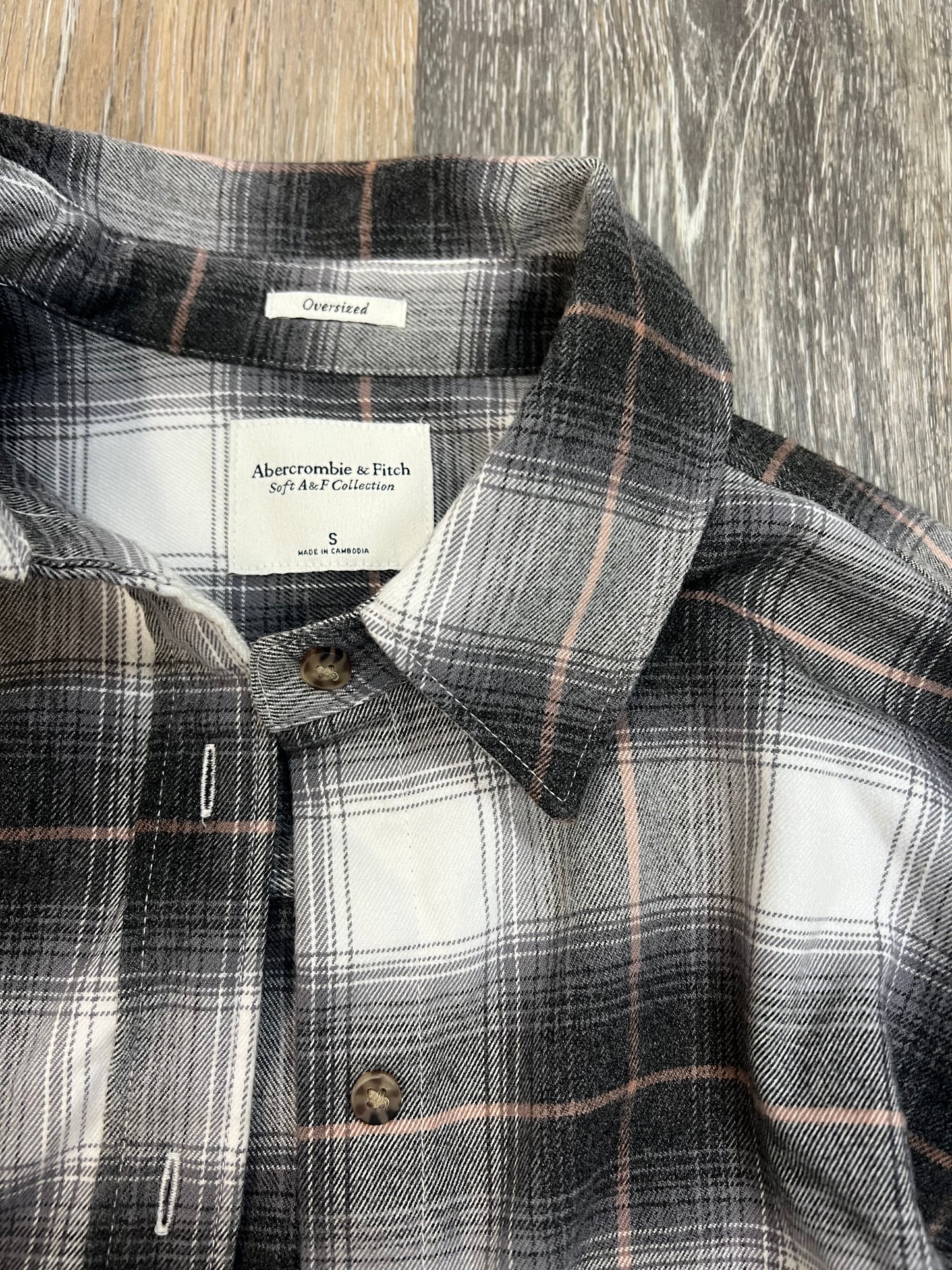 Blouse Long Sleeve By Abercrombie And Fitch In Plaid Pattern, Size: S