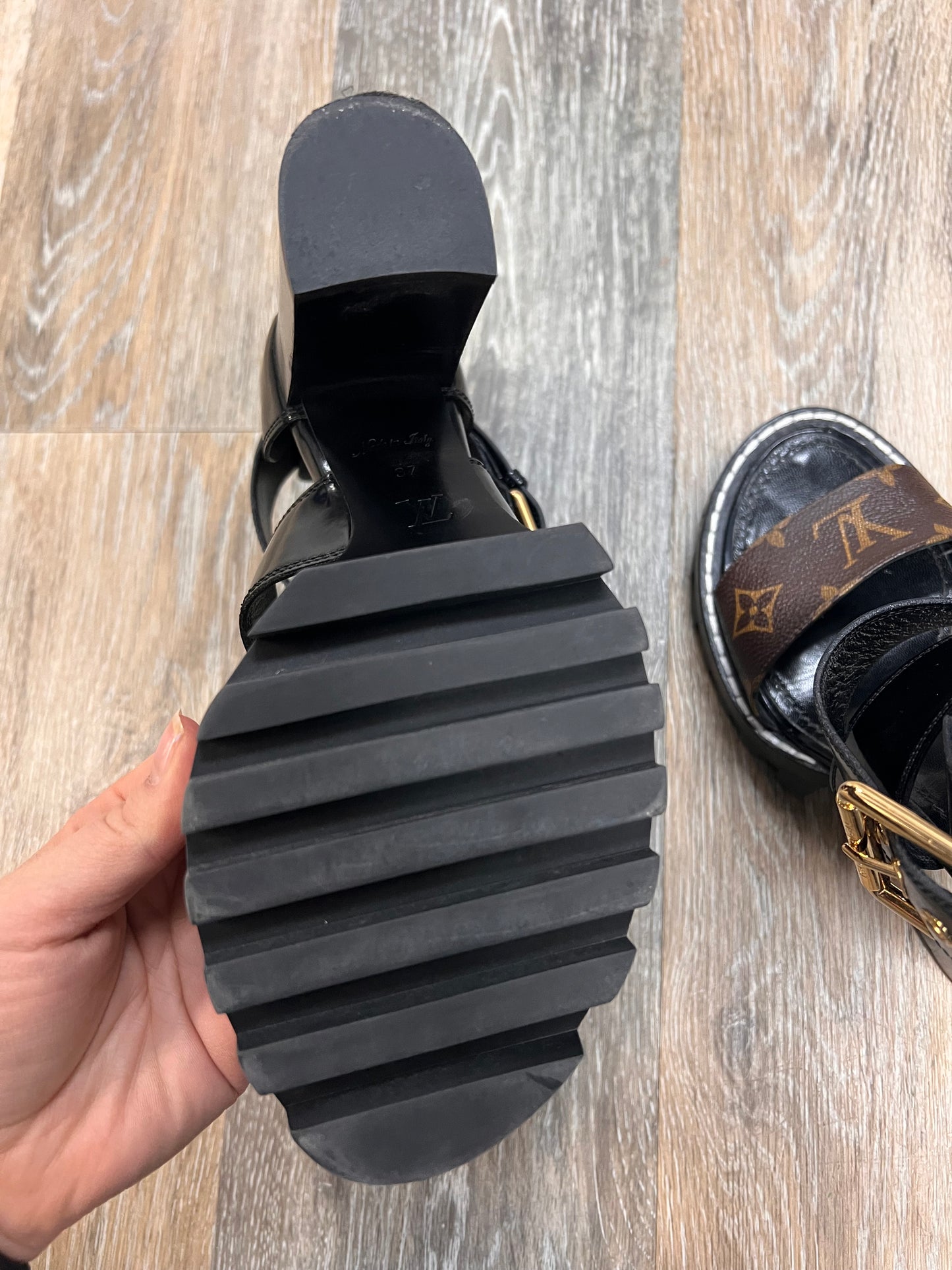 SHOES LUXURY DESIGNER by LOUIS VUITTON In BLACK, Size: 6.5/37