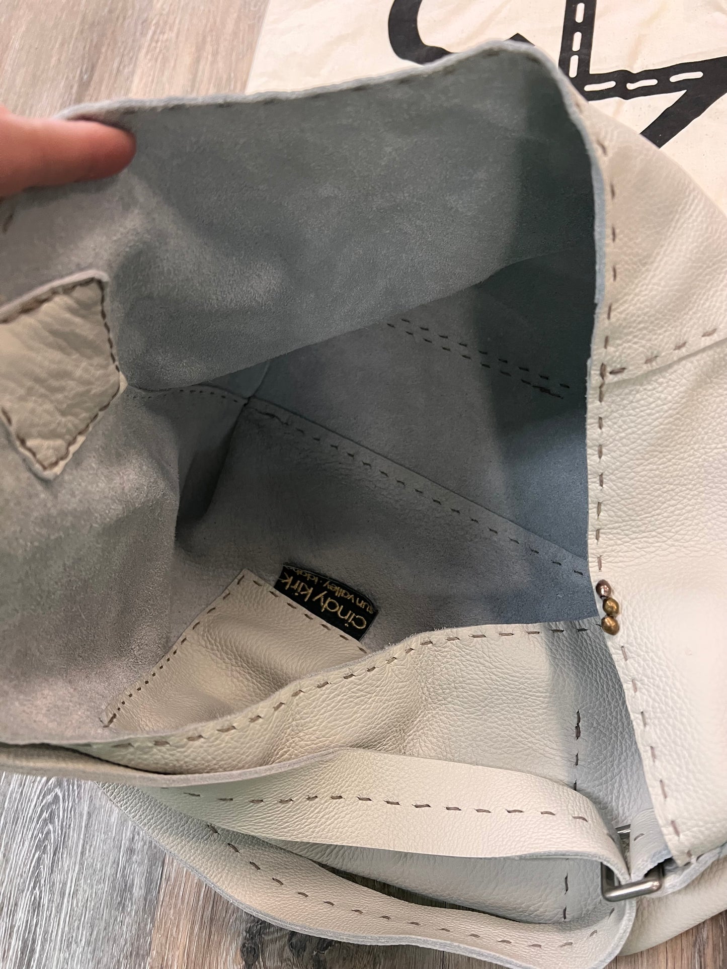 HANDBAG LEATHER by Cindy Kirk In CREAM, Size: LARGE