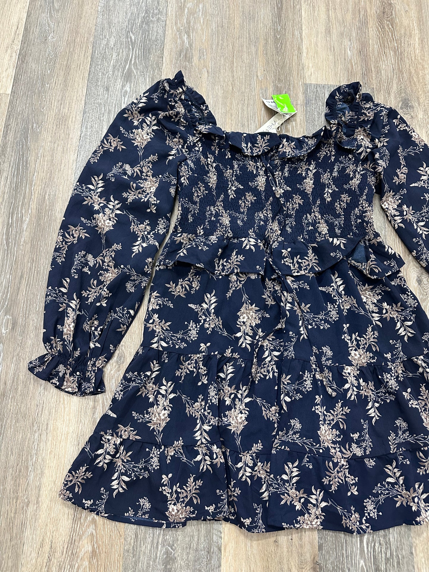 Dress Casual Short By She + Sky Size: L