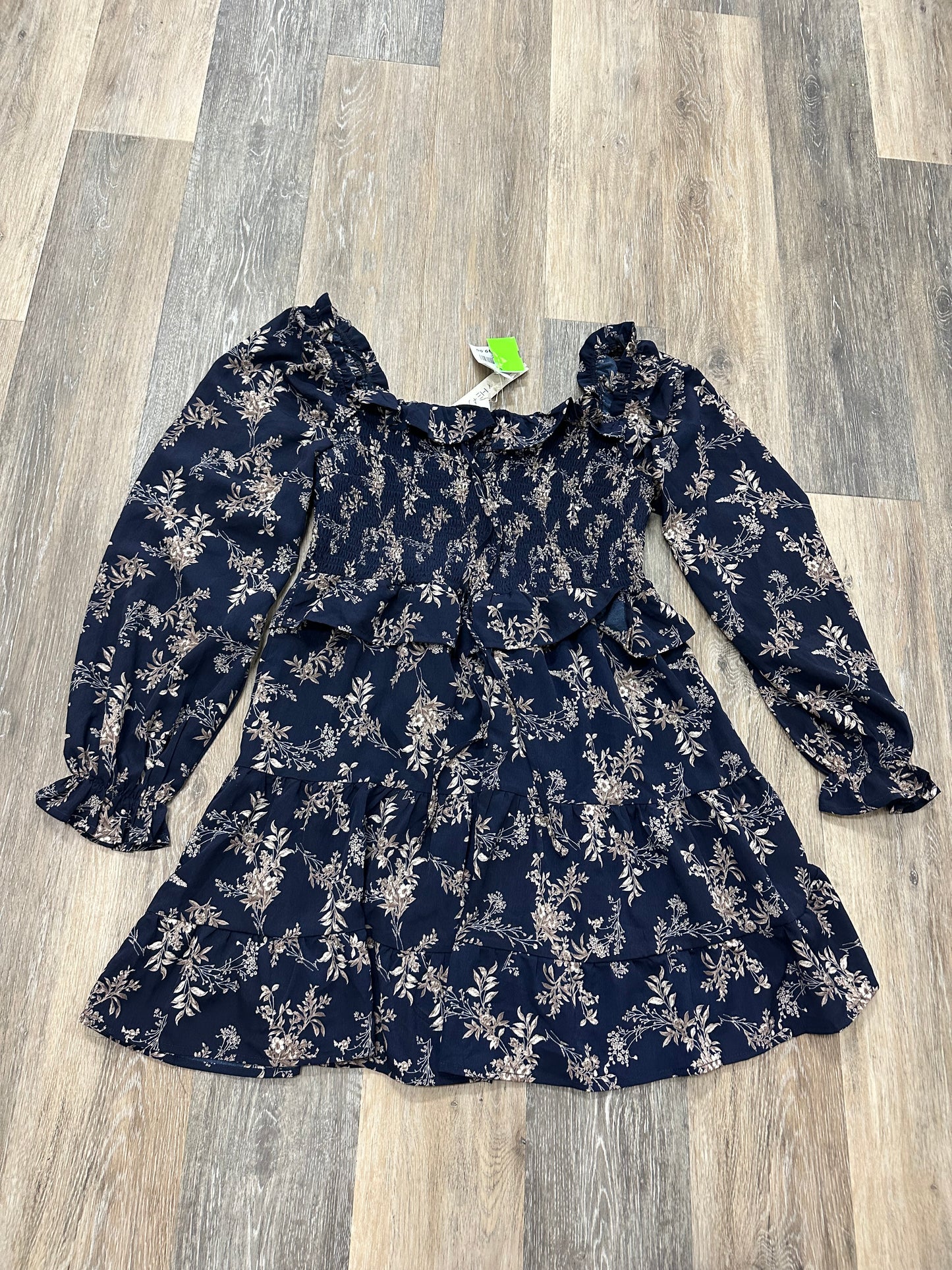 Dress Casual Short By She + Sky Size: L