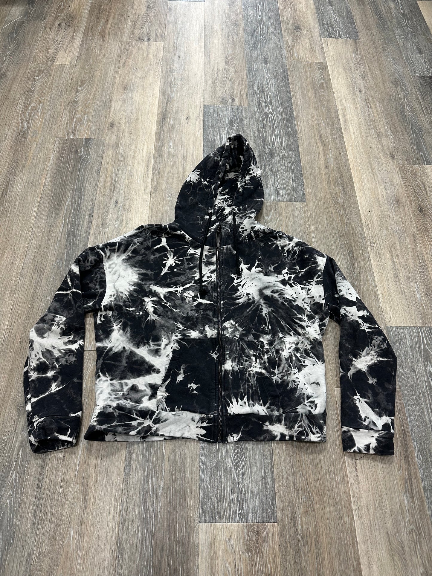 Sweatshirt Hoodie By John And Jenn Size: Xl