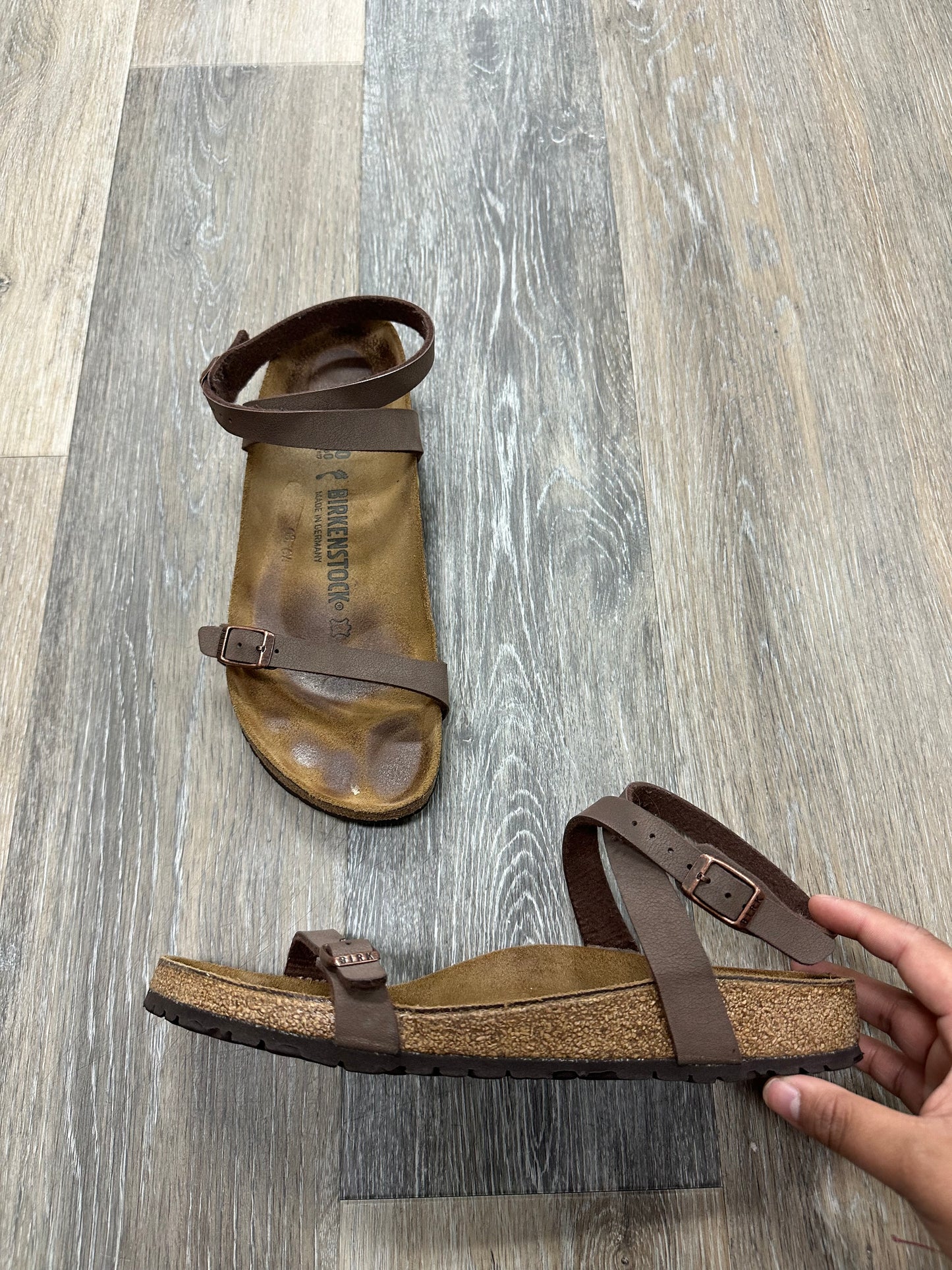 Sandals Flats By Birkenstock Size: 9