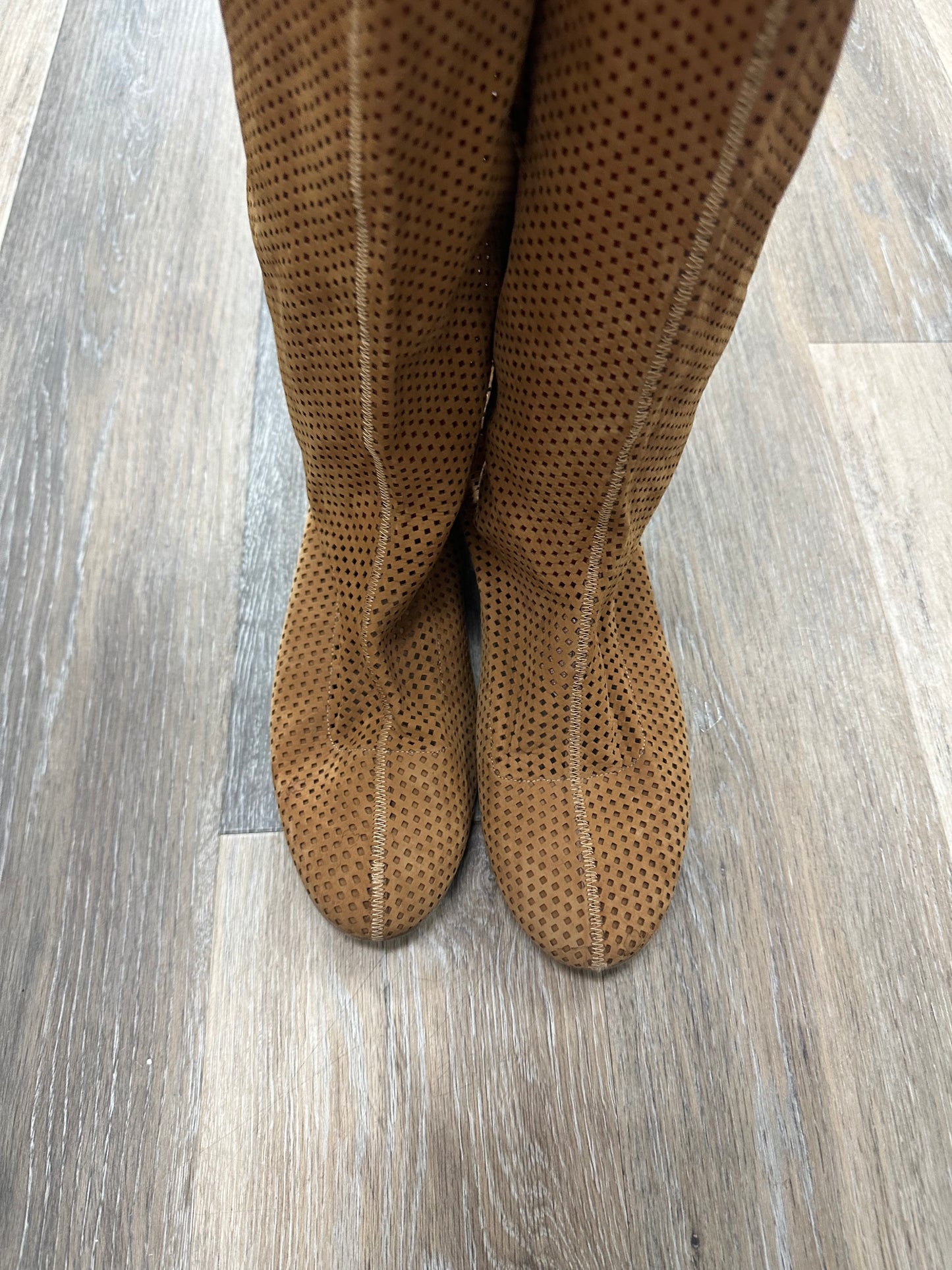 Boots Designer By Fendi Size: 10.5