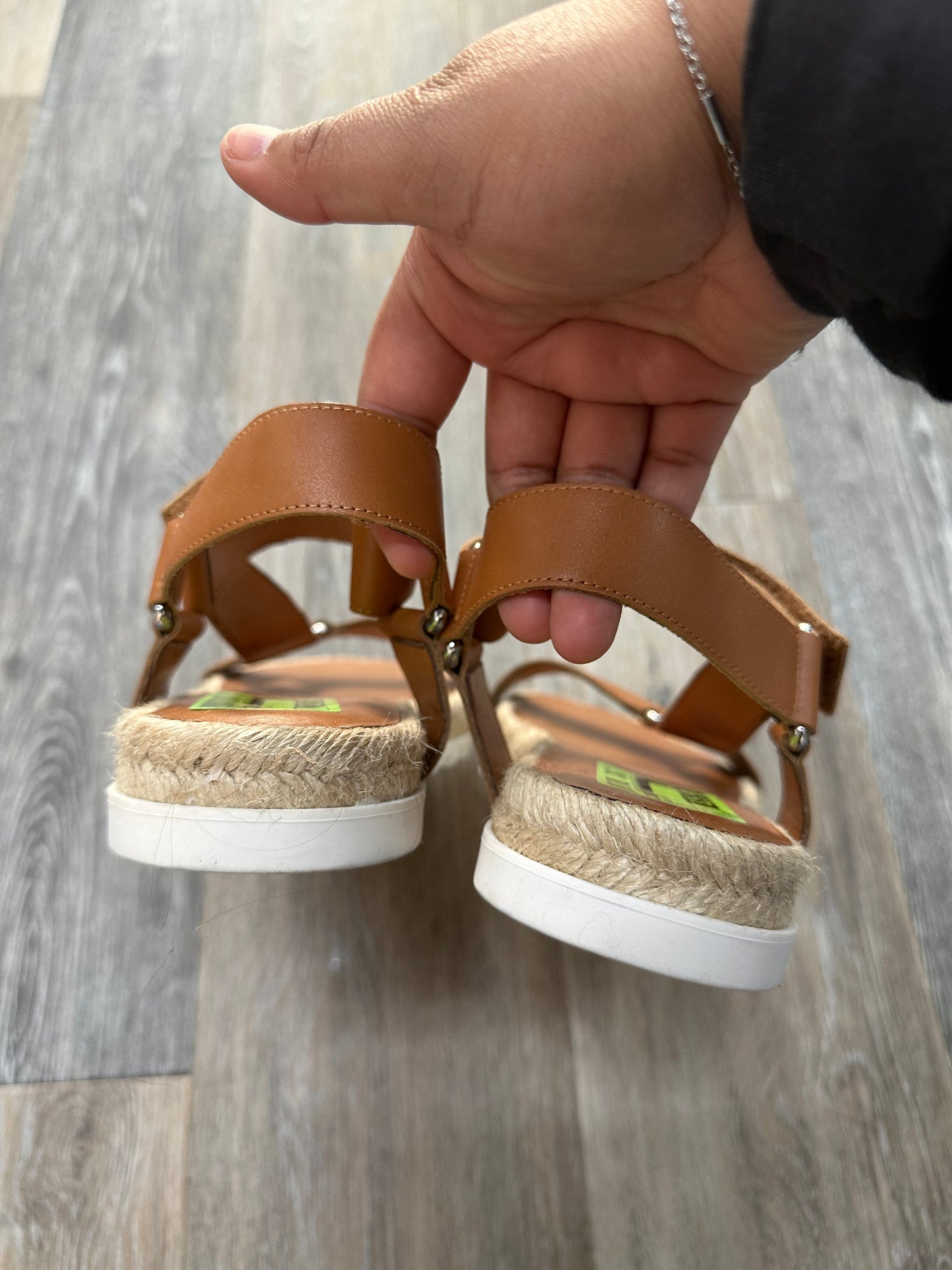 Sandals Flats By Marc Fisher Size: 7.5