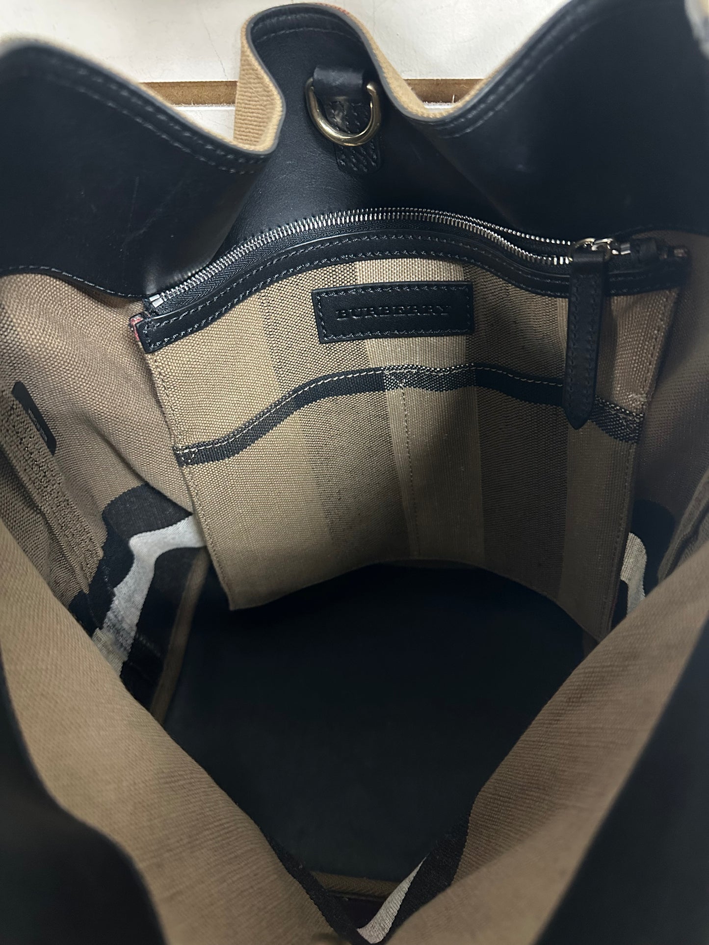 Handbag Luxury Designer By Burberry, Size: Medium