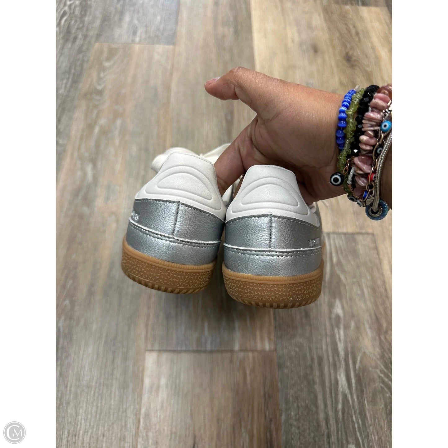 Shoes Sneakers By Skechers In Silver, Size: 8.5