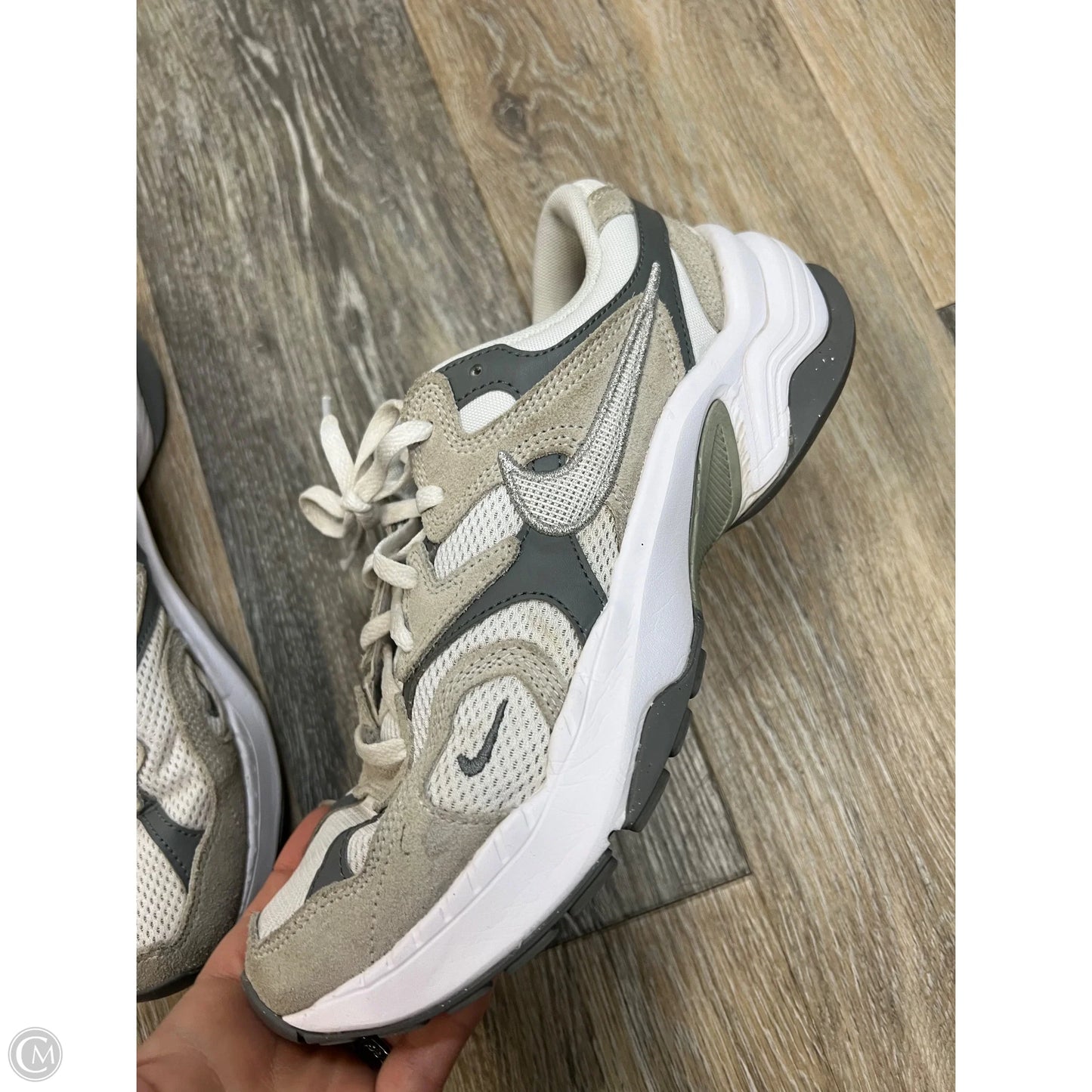 Shoes Athletic By Nike In Cream, Size: 9