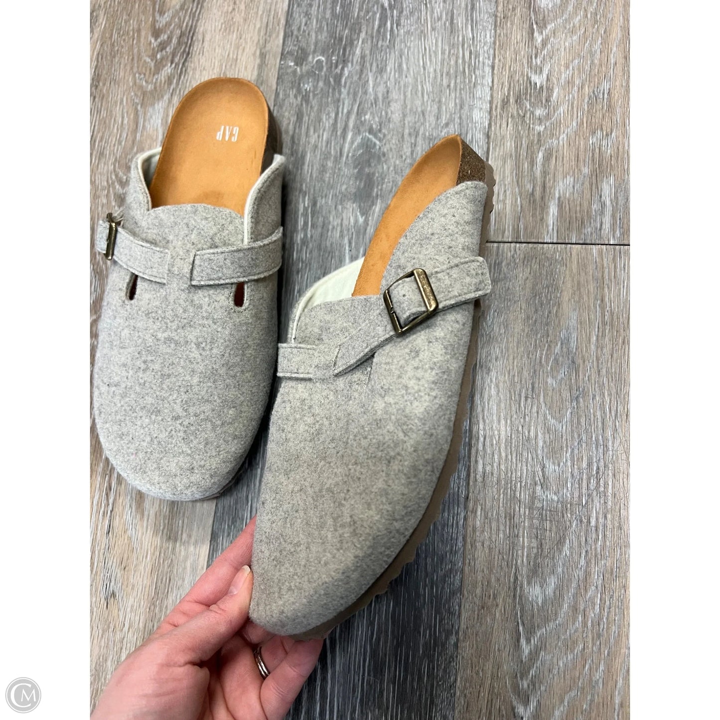 Shoes Flats By Gap In Grey, Size: 10