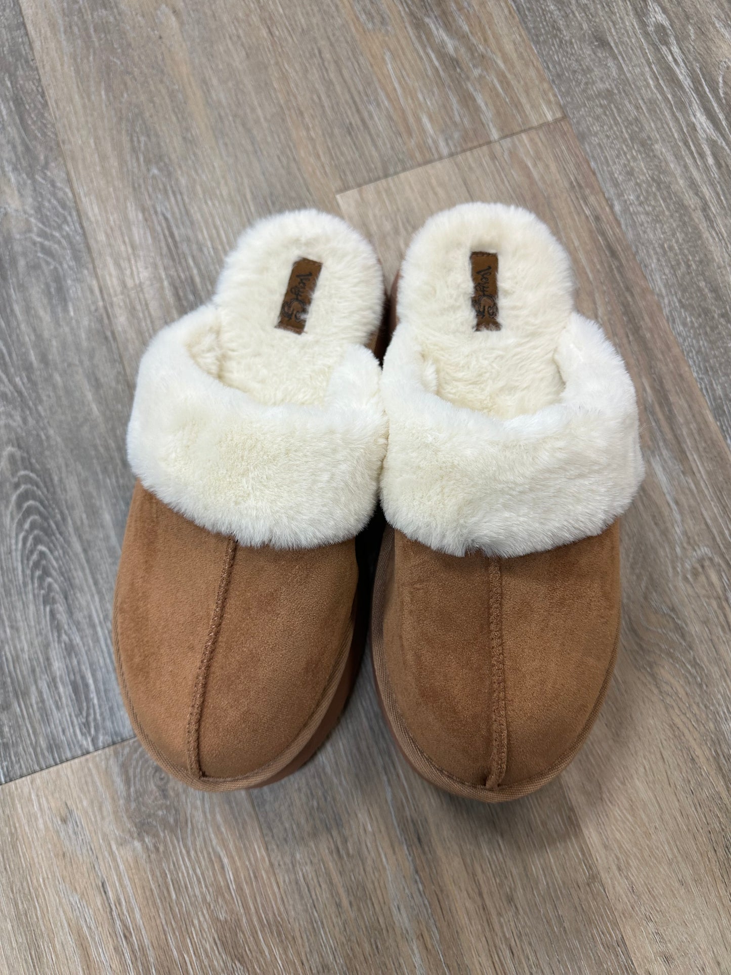 Slippers By Very G In Brown