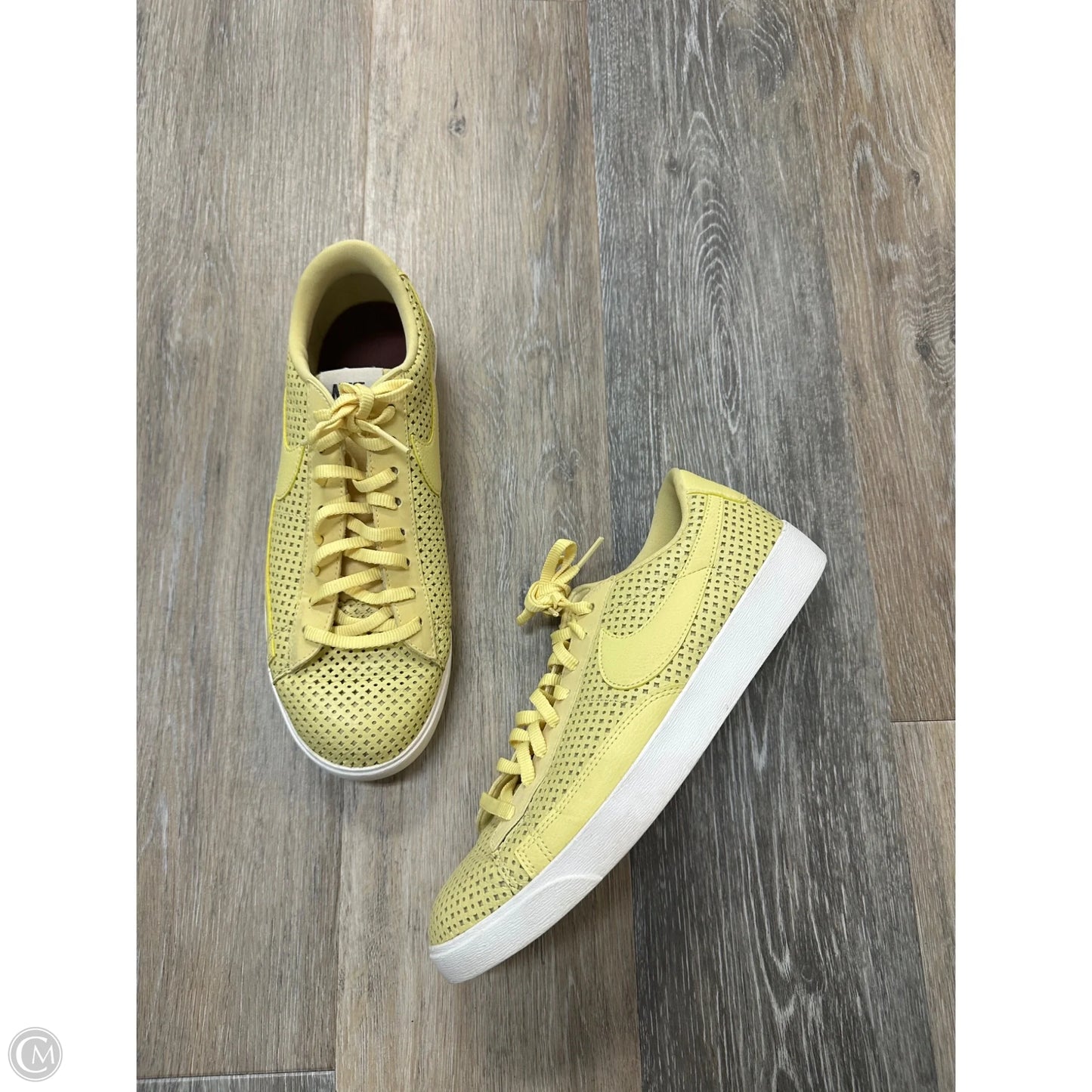 Shoes Sneakers By Nike In Yellow, Size: 10