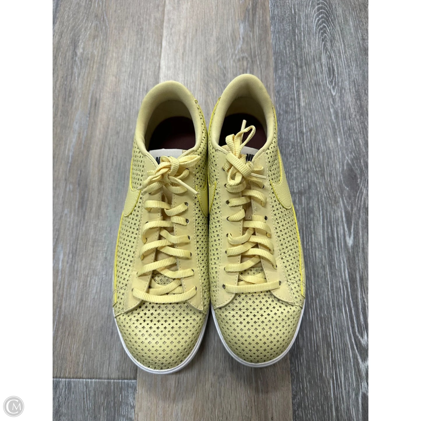 Shoes Sneakers By Nike In Yellow, Size: 10