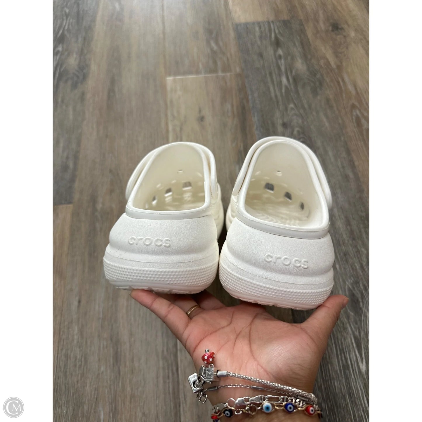Shoes Flats By Crocs In White, Size: 6