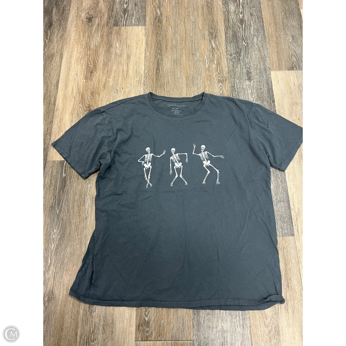 Top Short Sleeve By Grayson Threads In Grey, Size: S/M